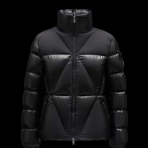 Moncler Arabelle Giubbotto Quilted Down Jacket – size 1